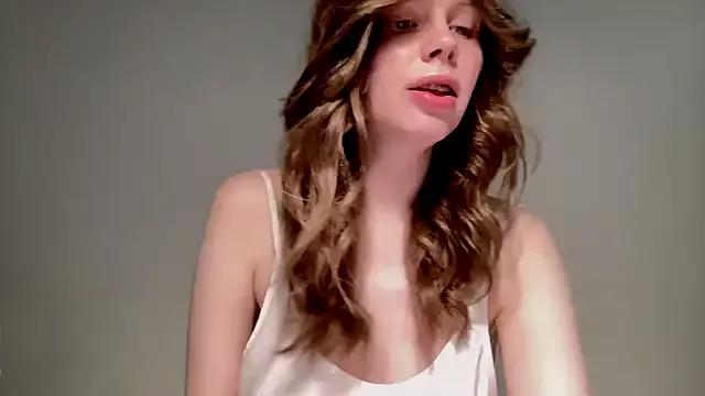 Nikki_Mimimi from StripChat is Freechat