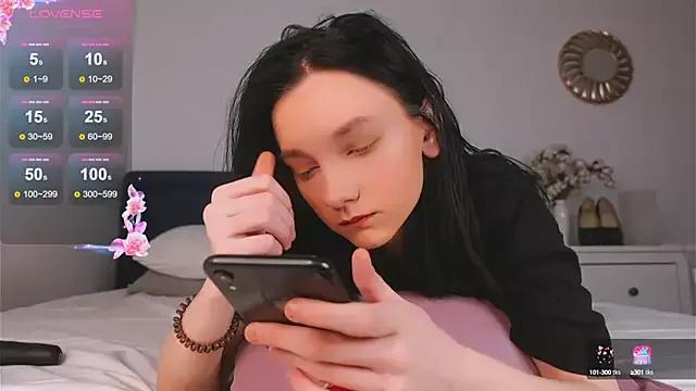 Nillie_Kelly from StripChat is Freechat