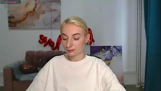 NinaRichiS from StripChat is Freechat