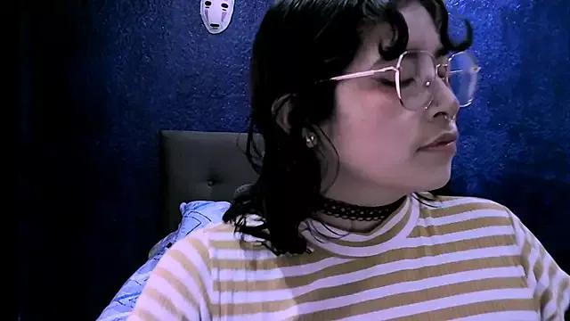 NinaYellow from StripChat is Freechat