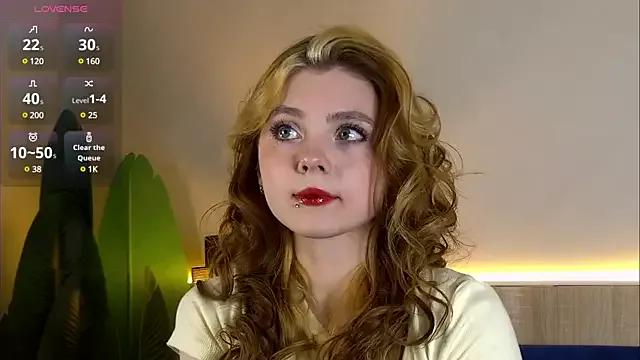 Nora__Ray from StripChat is Freechat