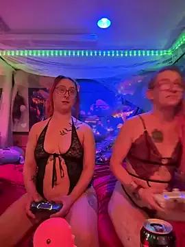 NovaLove2002 from StripChat is Freechat