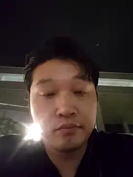 offwhite777 from StripChat is Freechat
