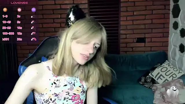 Olisa_fox from StripChat is Freechat