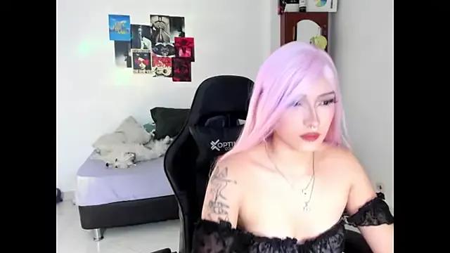 Check out our webcam shows gallery and message on a personal level with our sweet squirt cams hosts, showing off their natural physiques and sex toys.