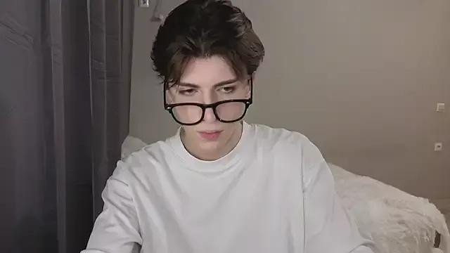 Oliver_star_boy_ from StripChat is Freechat