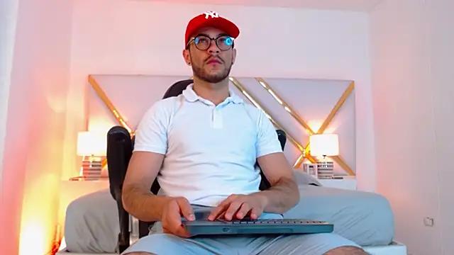 Oliver_Takeshi from StripChat is Freechat