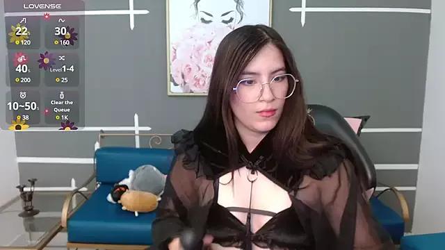 olivia_russo_ from StripChat is Freechat