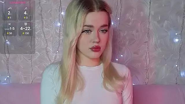 Oliviasan from StripChat is Freechat