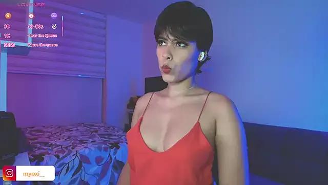 oxiris_1 from StripChat is Freechat