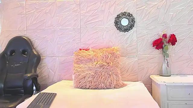 Check out our webcam shows gallery and message on a personal level with our sweet squirt cams hosts, showing off their natural physiques and sex toys.