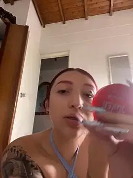 Paulina-Wells from StripChat is Freechat