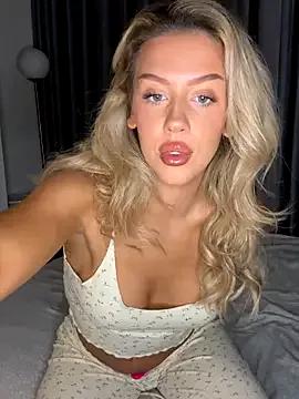 peachcindyy from StripChat is Freechat