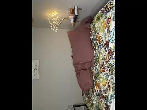 PetitemarieeThaReal from StripChat is Freechat