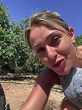 Photos of petrouchkaaa_ from StripChat is Freechat