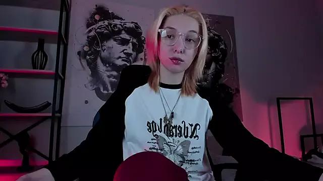 PhilippaAdamas from StripChat is Freechat