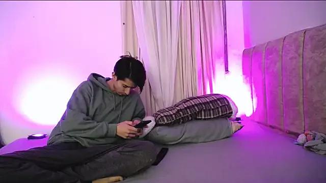 Pinkandyellowpokemon from StripChat is Freechat