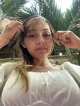 Pretty-10Woman from StripChat is Freechat
