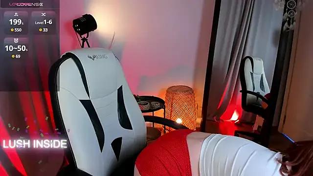 Pretty_Alison from StripChat is Freechat