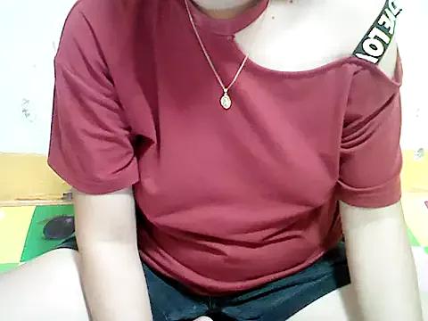 PrincessYna from StripChat is Freechat