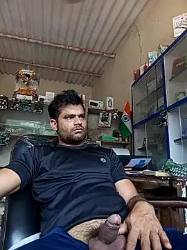 Priynkarani from StripChat is Freechat