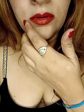 Queen-kohinoor from StripChat is Freechat