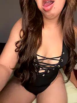 Queen_Amiira from StripChat is Freechat