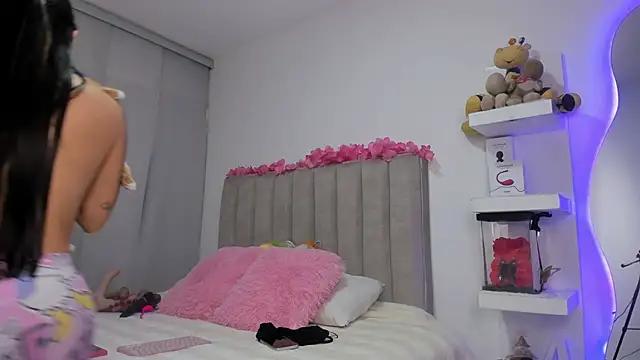 Check out our webcam shows gallery and message on a personal level with our sweet squirt cams hosts, showing off their natural physiques and sex toys.
