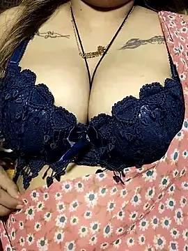 QUEENOF_LUST from StripChat is Freechat