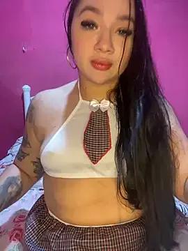 QueenYumi from StripChat is Freechat