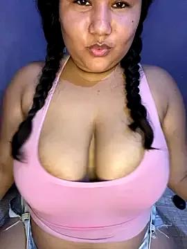 qxmila1 from StripChat is Freechat