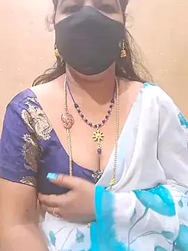Raashi369 from StripChat