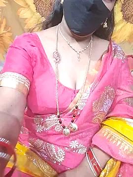 Raashi369 from StripChat