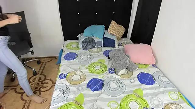 RachelJones_ from StripChat is Freechat