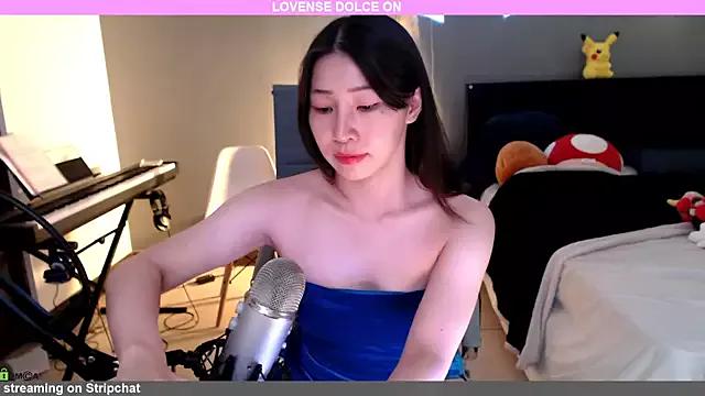 Photos of raspberryroll from StripChat is Freechat