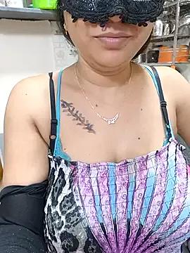 RDX_COUPLE from StripChat is Freechat