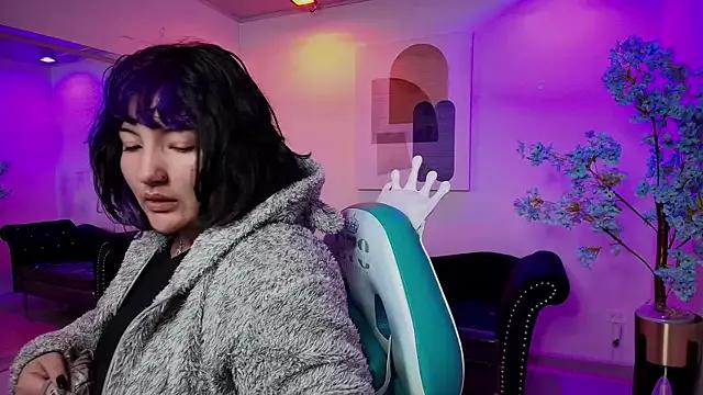 Check out our webcam shows gallery and message on a personal level with our sweet squirt cams hosts, showing off their natural physiques and sex toys.