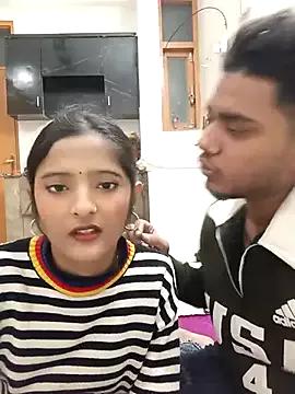 Photos of romantic_couple1 from StripChat is Freechat