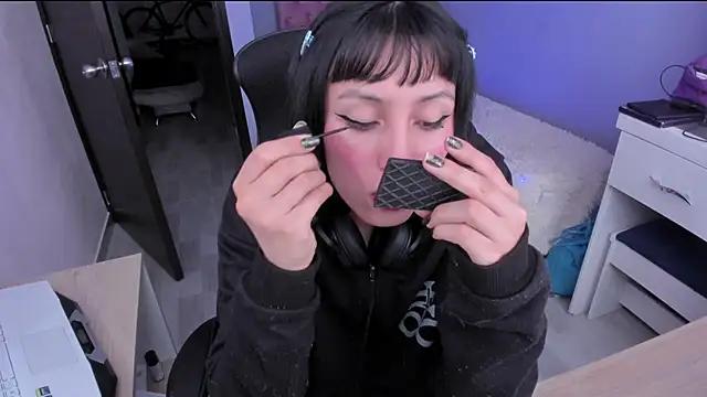 Check out our webcam shows gallery and message on a personal level with our sweet squirt cams hosts, showing off their natural physiques and sex toys.