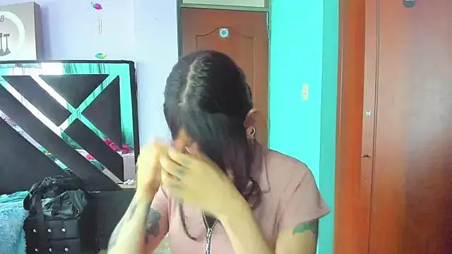Rosa_ from StripChat is Freechat