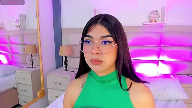 RoseCassie from StripChat is Freechat