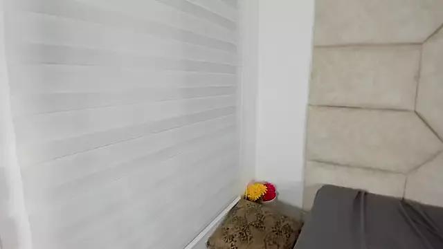 Rosse_Evans_3 from StripChat is Freechat