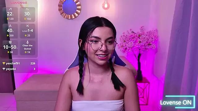 Rossie_Channel from StripChat is Freechat