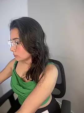 Rousse_blue from StripChat is Freechat
