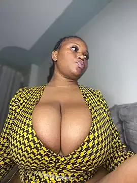 RoyalVibeXO from StripChat is Freechat