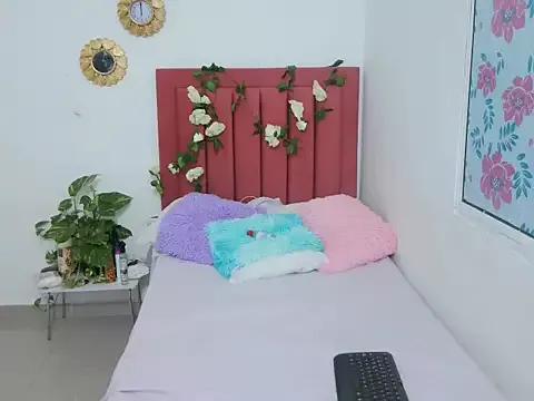 Rubi_evans from StripChat is Freechat