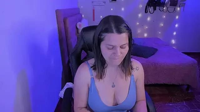 Check out our webcam shows gallery and message on a personal level with our sweet squirt cams hosts, showing off their natural physiques and sex toys.