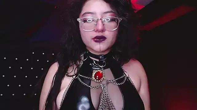 SabrinaV_ from StripChat is Freechat