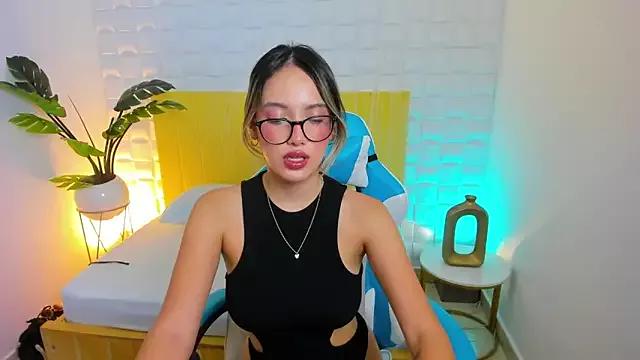 Check out our webcam shows gallery and message on a personal level with our sweet squirt cams hosts, showing off their natural physiques and sex toys.