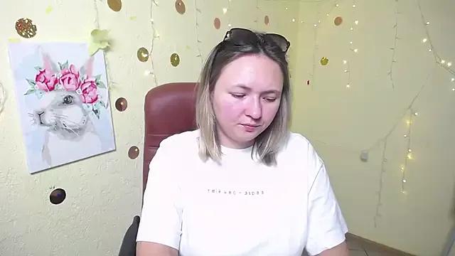 SallyVerda from StripChat is Freechat